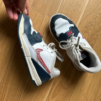 Basket Nike Jordan taille 34