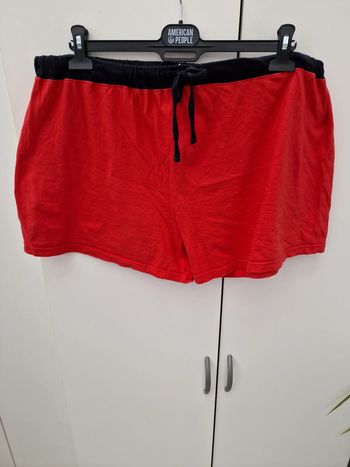 Short Leger Rouge Et Noir