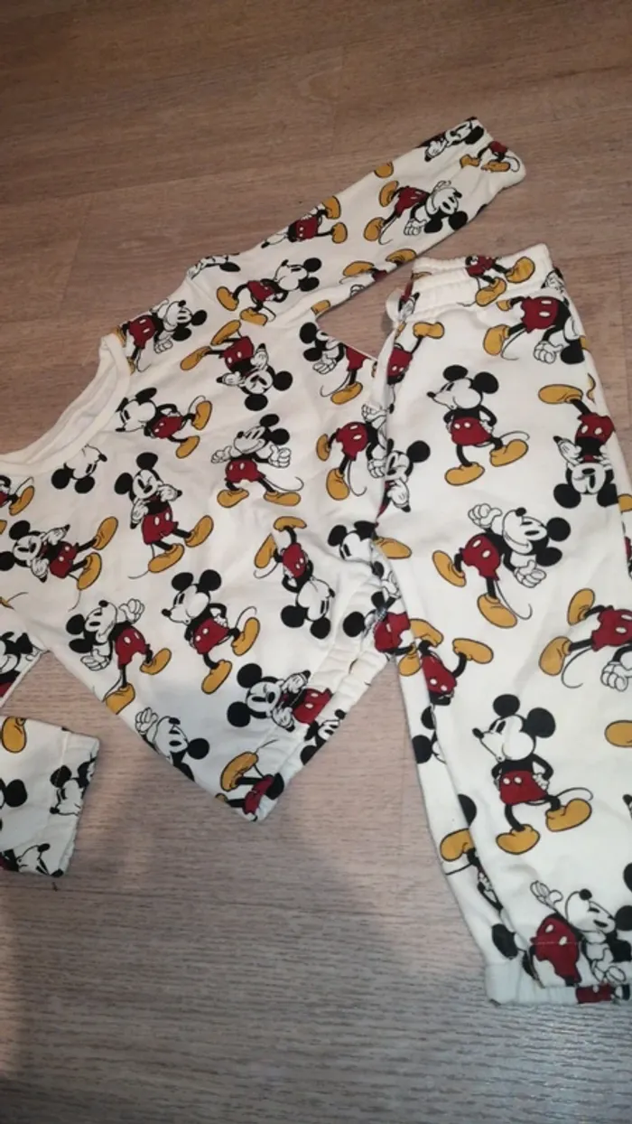 Emsenble de jogging mickey blanc