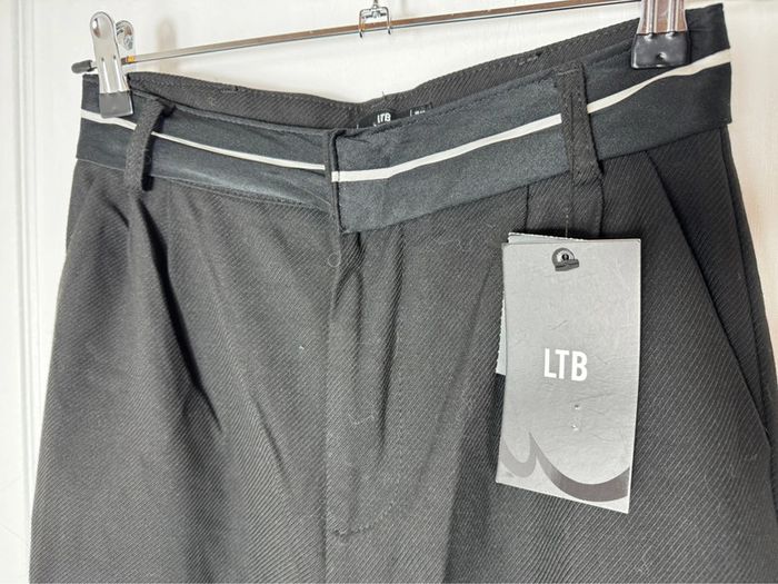 Pantalon classique LBD neuf - photo numéro 2