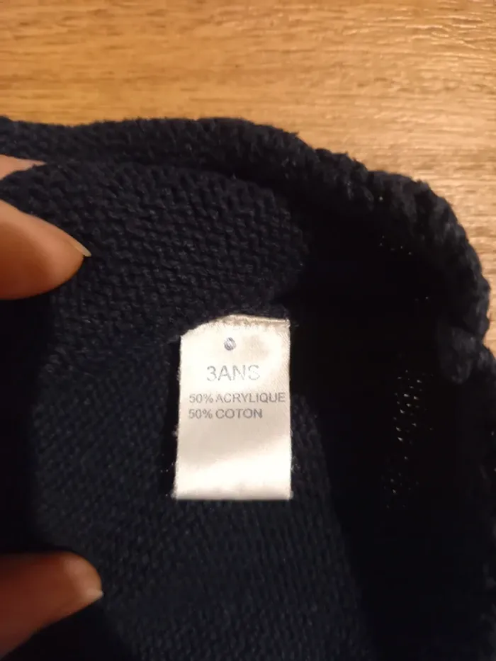 Lot pulls 2 ans - photo numéro 5