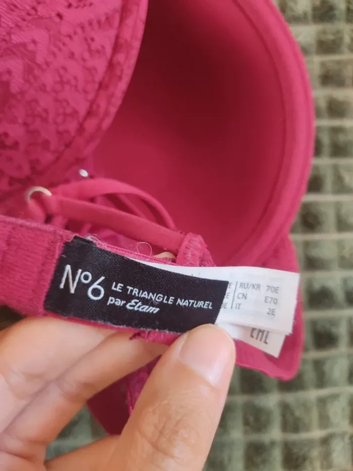 Soutien-gorge dentelle 85E Etam aubergine très bon état - photo numéro 4