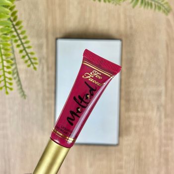 Rouge à lèvre Melted Too Faced - Teinte : Melted Berry 