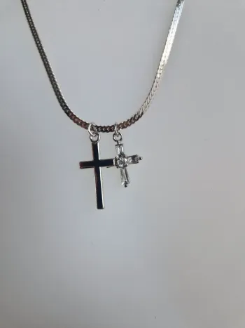 Collier fantaisie argenté pendentifs double croix