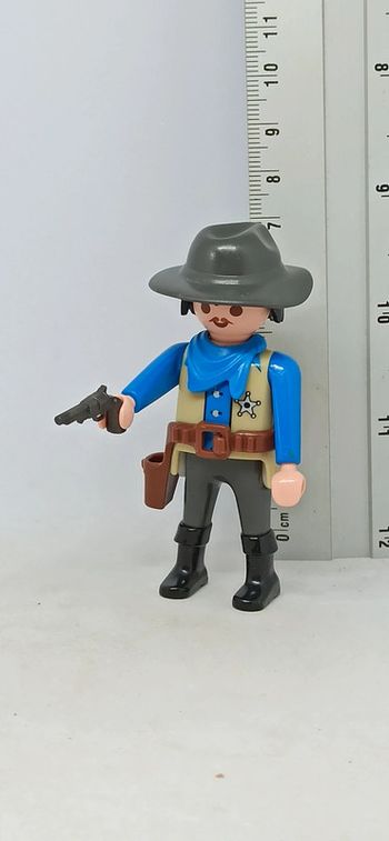 Homme sherif avec foulard bleu playmobil