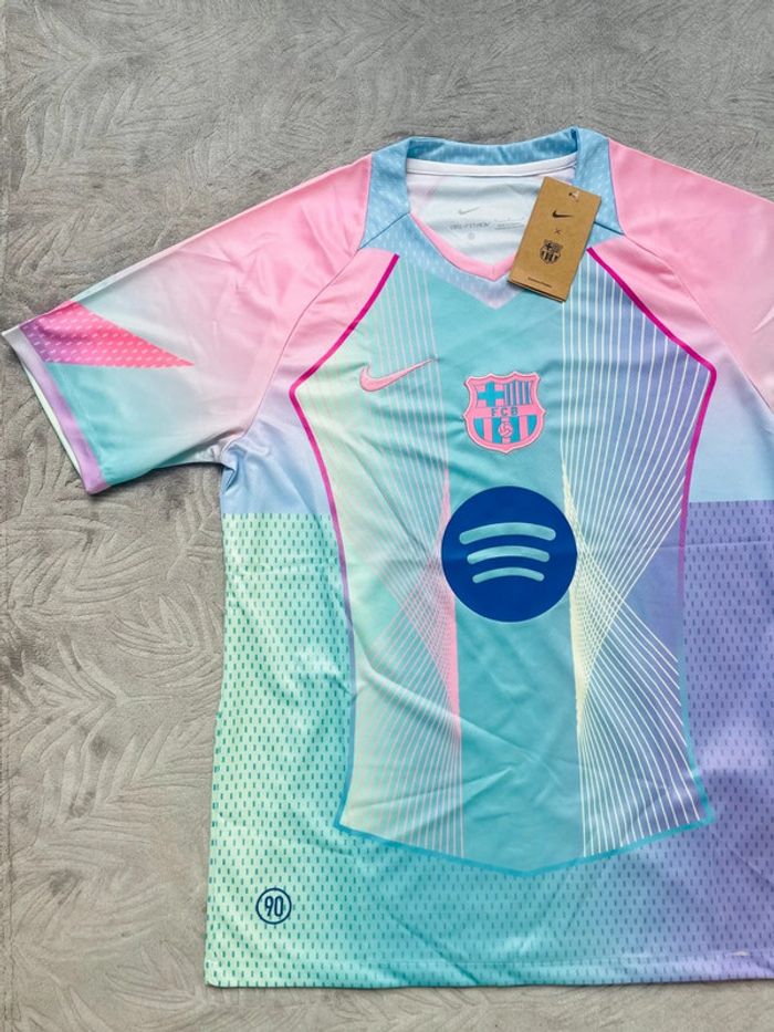Maillot concept foot Barça rose bleu taille M - photo numéro 2