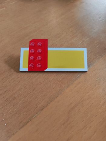 Badge pins lego employé vierge