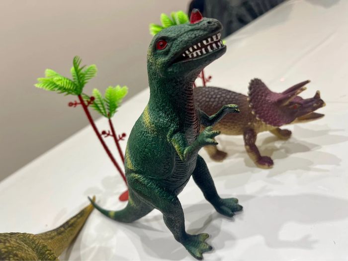 3 grandes figurines dinausores - photo numéro 2