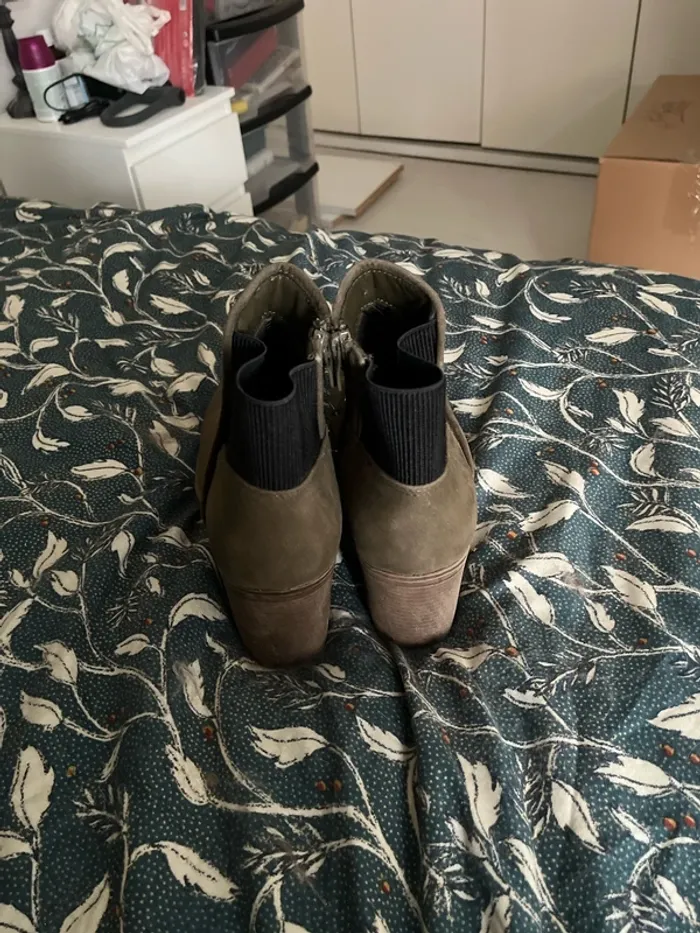 Bottine kaki à talon neuve - photo numéro 4