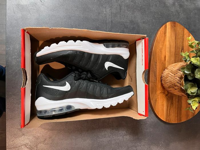 Basket Nike homme taille 38.5 - photo numéro 9