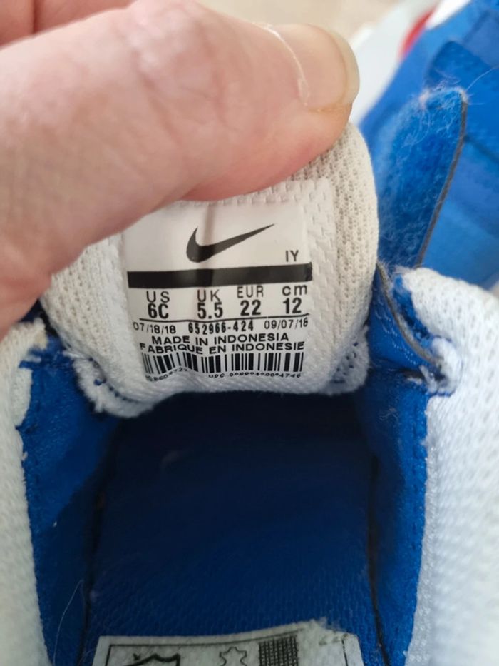 Baskets Nike 22 - photo numéro 3