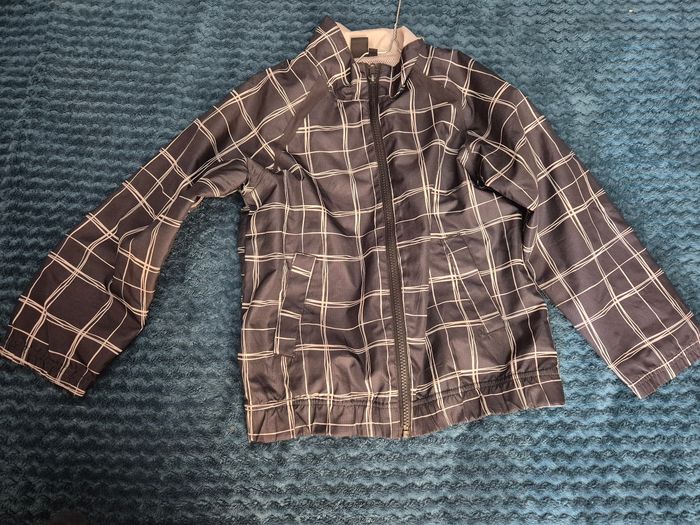 Veste style coupe vent garçon taille 8ans