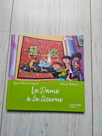 Livre hachette la danse à la licorne #neuf