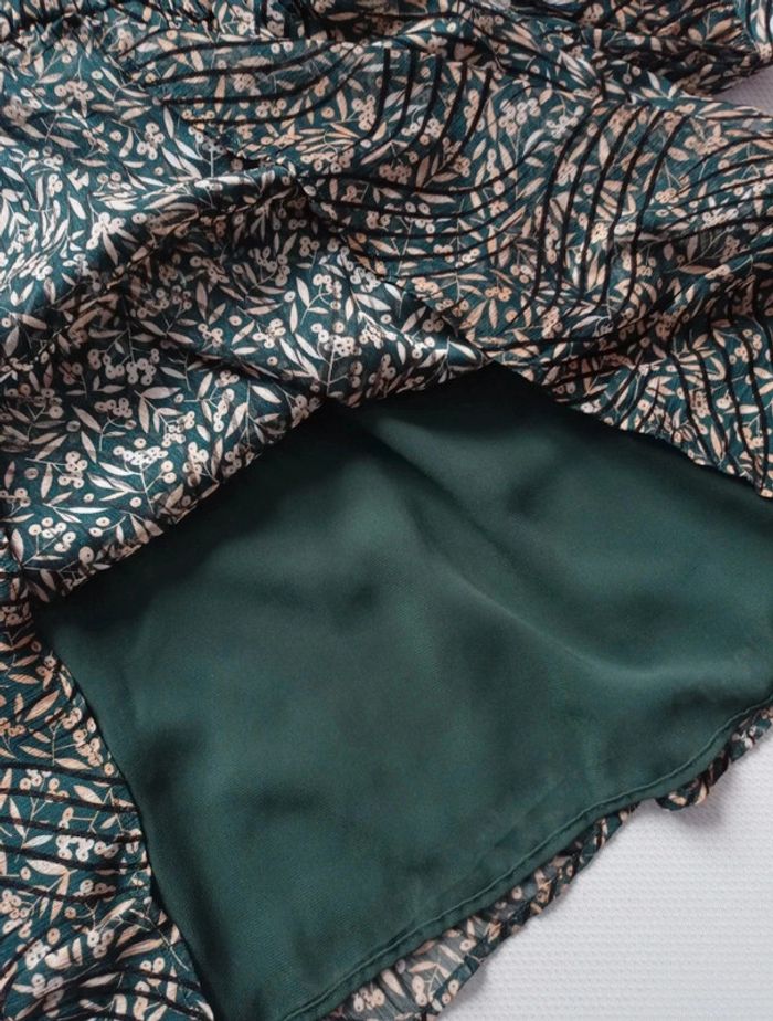 Robe vert sapin motifs feuilles et fleurs 42 - photo numéro 4