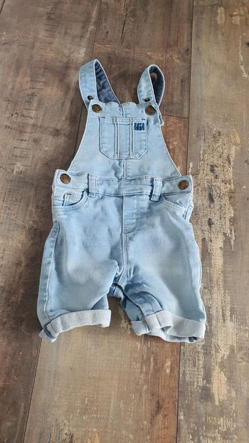 Combinaison in extenso 18 mois en très bon état