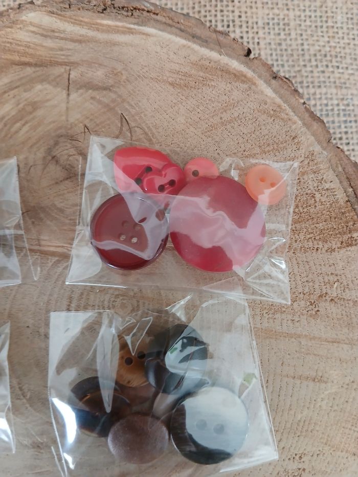 Lot de 4 sachets de boutons - photo numéro 3