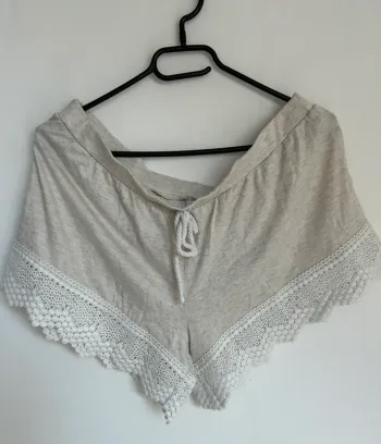 Short beige et dentelle femme taille 42/44 luxury