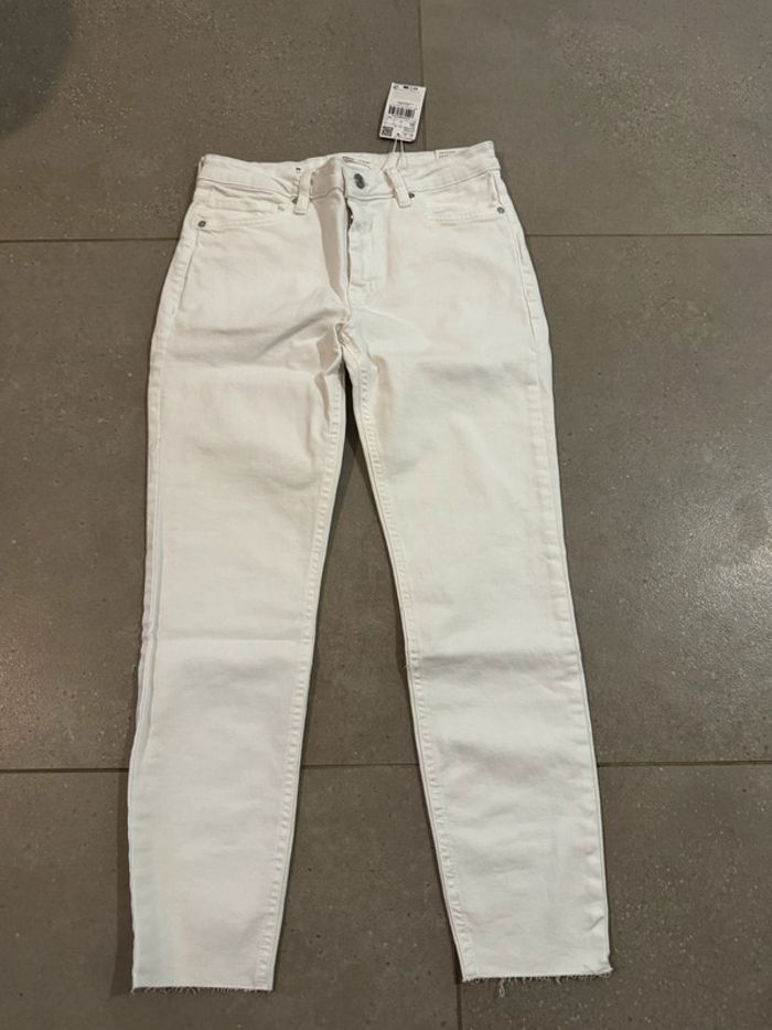 Jean blanc Mango Woman, taille 40, neuf 40x90cm