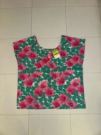 Top à fleur neuf T42/44