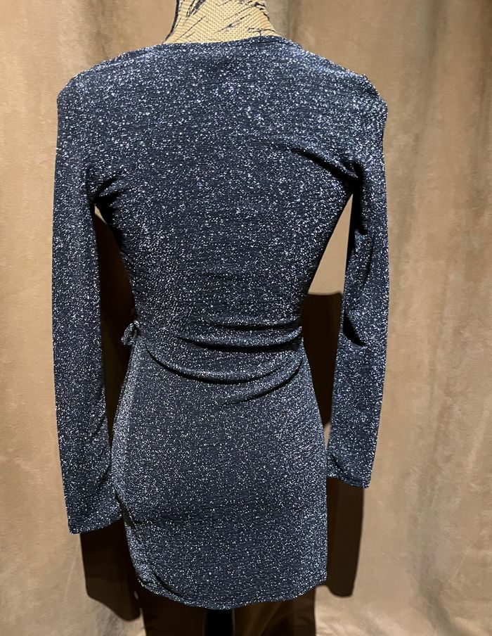 Robe courte cache cœur gris argentée (XS- 34) - photo numéro 2