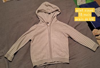 Gilet zippé 18 mois Excellent état grain de blé