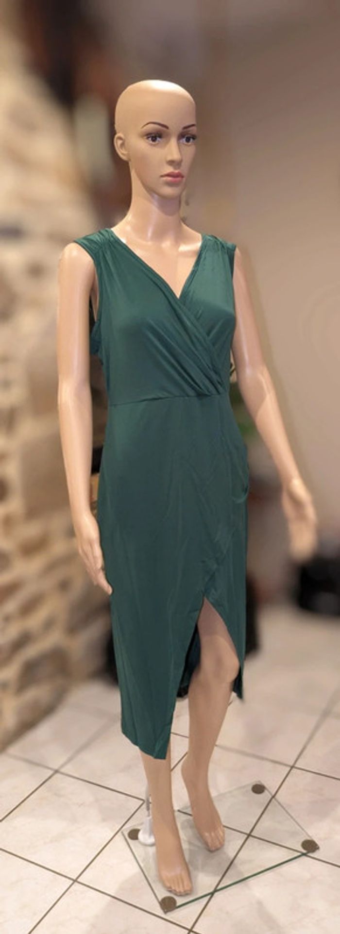 Robe chic, cocktail, cérémonie verte sans manches taille M