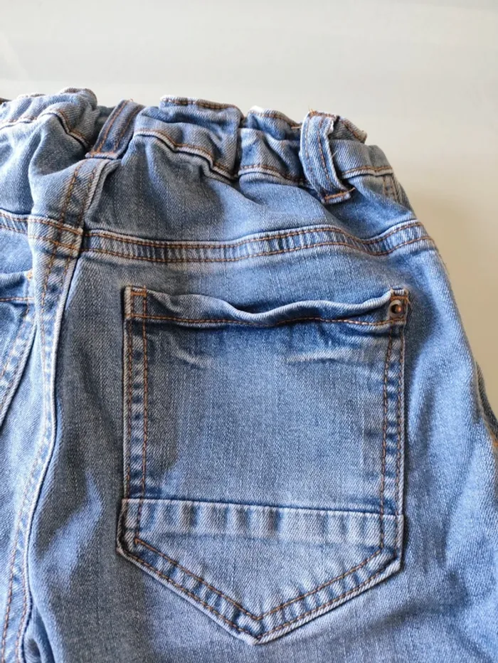 Short slim pour garçon, 
taille 10 ans, 
marque Kiabi. - photo numéro 11