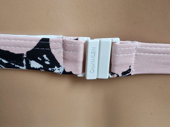 Haut de maillot de bain Calvin Klein xs - photo numéro 10