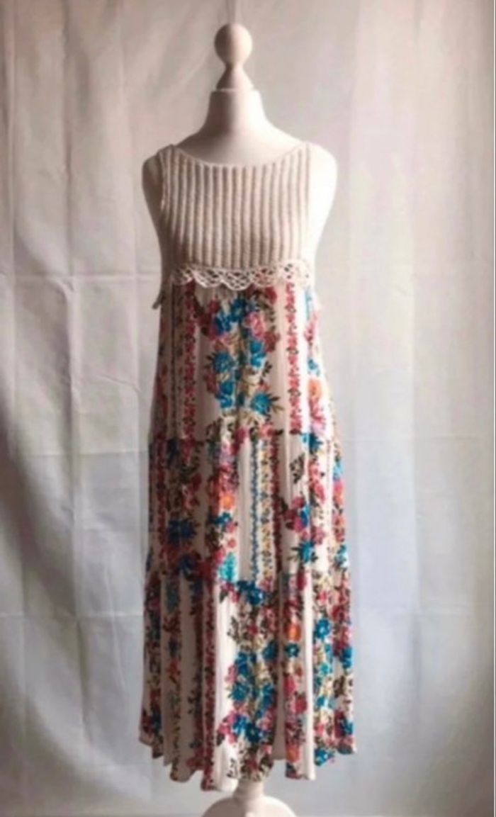 Robe longue fleurie avec empiècement dentelle Zara - photo numéro 1