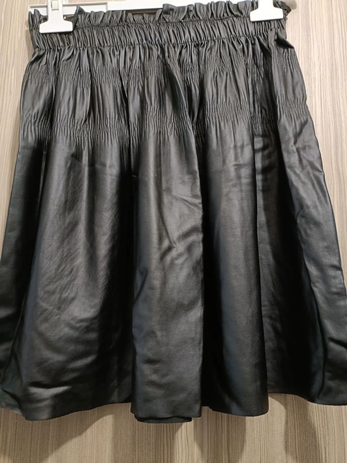 Jupe simili cuir noir - photo numéro 3