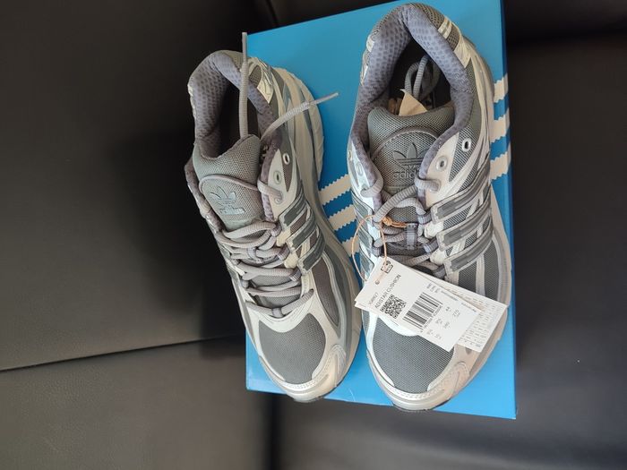 Adidas 44 - photo numéro 4