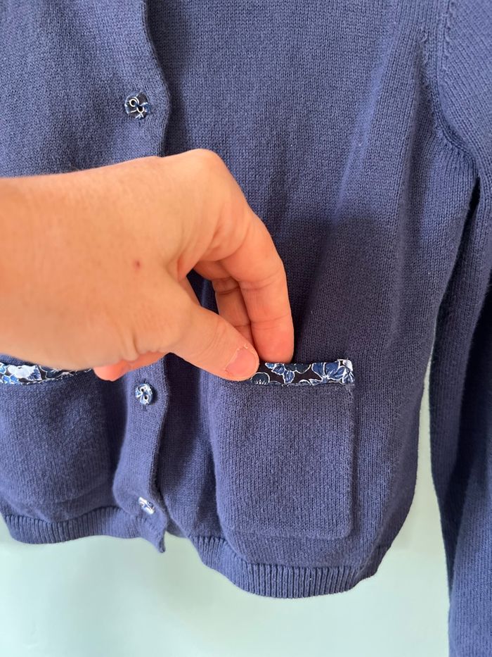 💙 Gilet Sergent Major Marine Col Claudine et Détails Fleuris - photo numéro 6