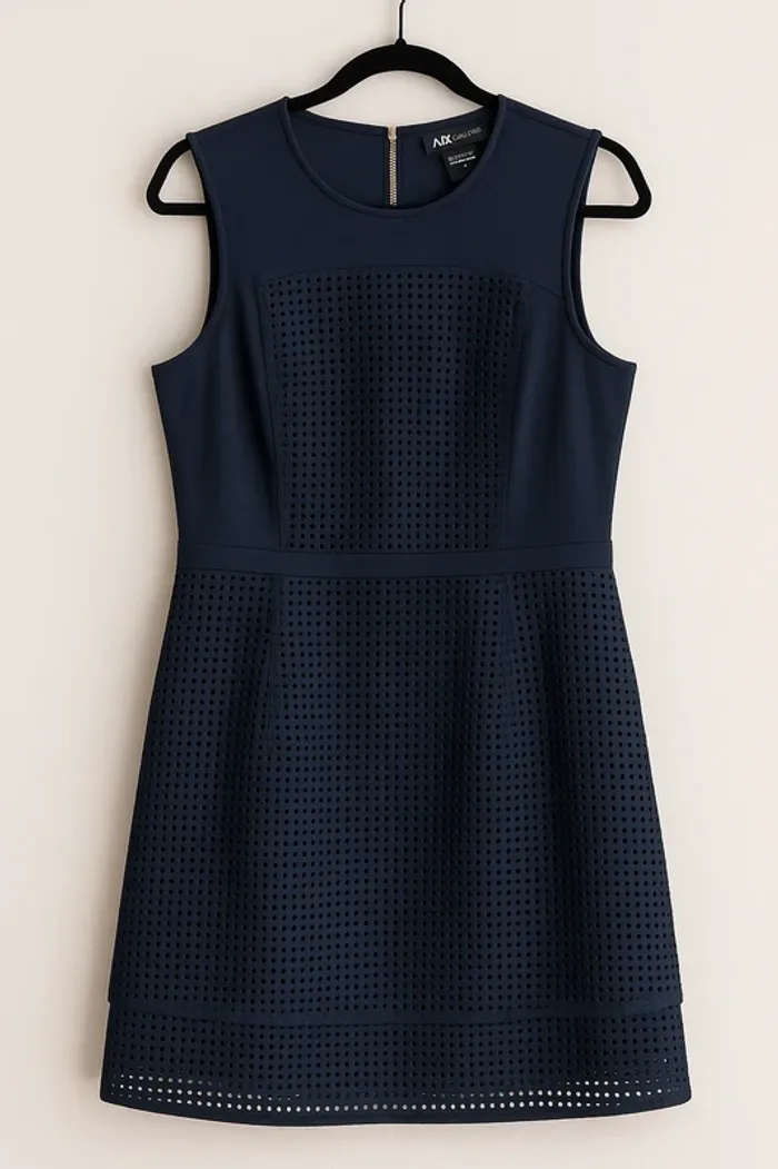 Robe Armani Exchange A|X bleu marine chic ajourée T.40/42 - photo numéro 2