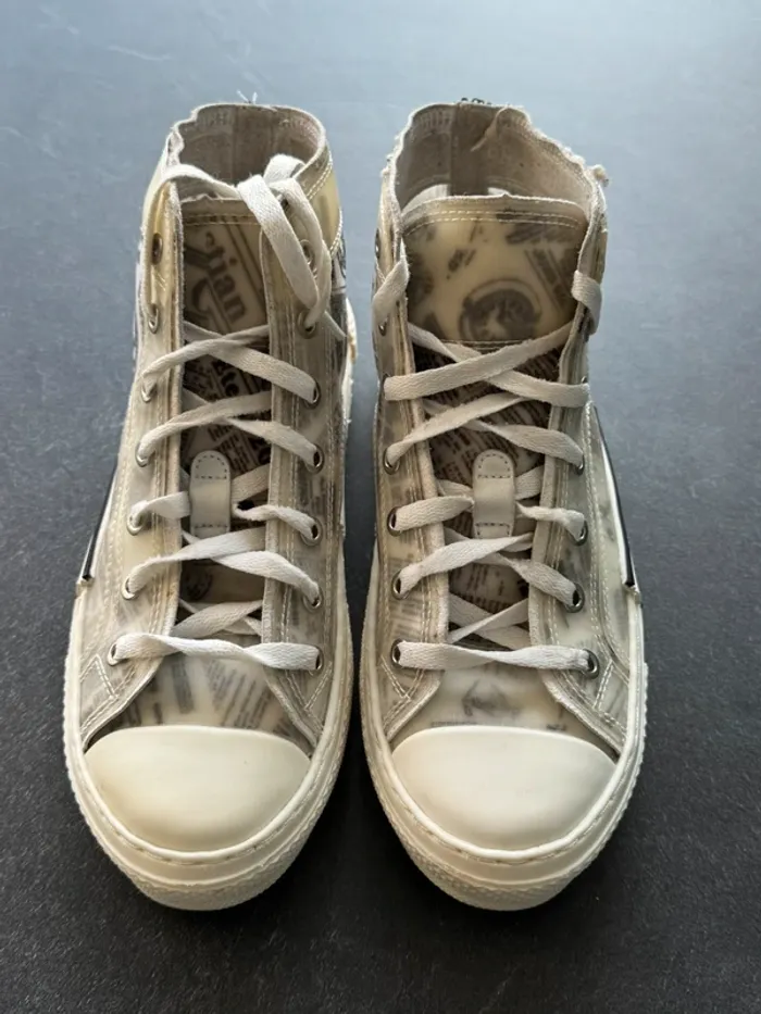 Converse blanche