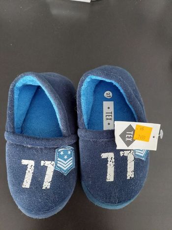 2 paires de chaussons garçon taille 27