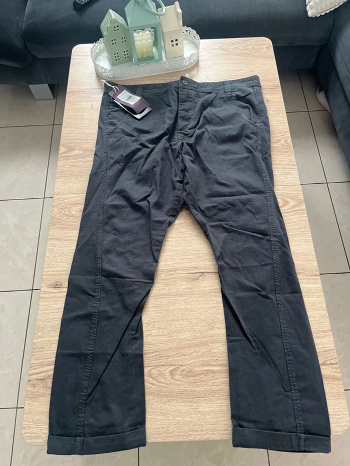 Superbe pantalon Teddy Smith taille 38 neuf avec étiquette
