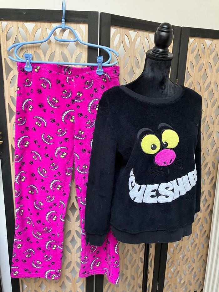 Pyjama taille L Disneyland Paris Cheshire