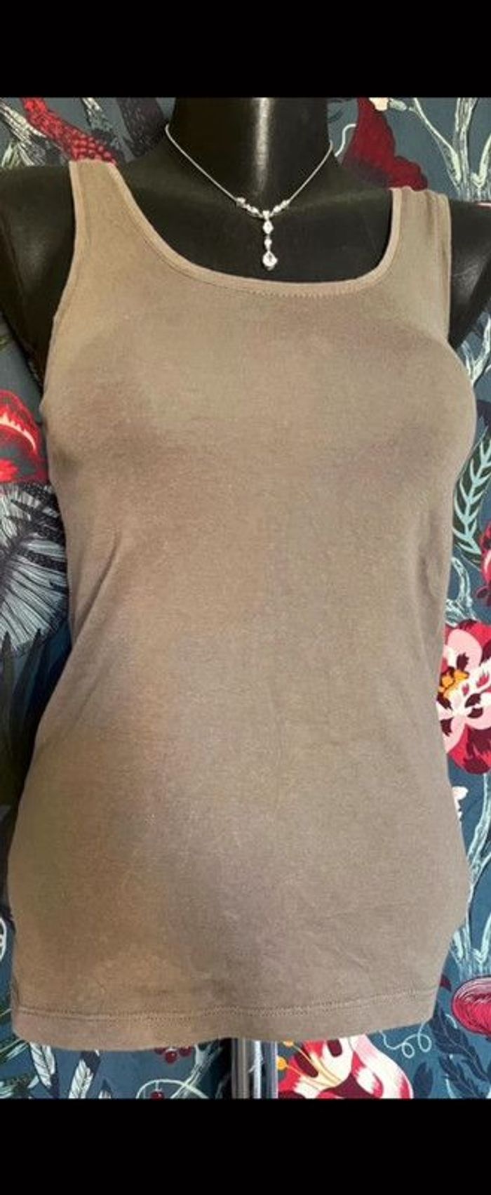 Débardeur kaki Kiabi taille S 36