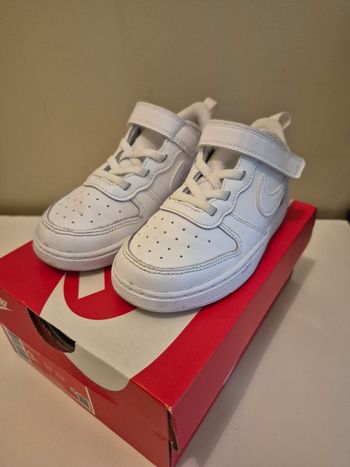 Baskets Nike Court Borough Low 2