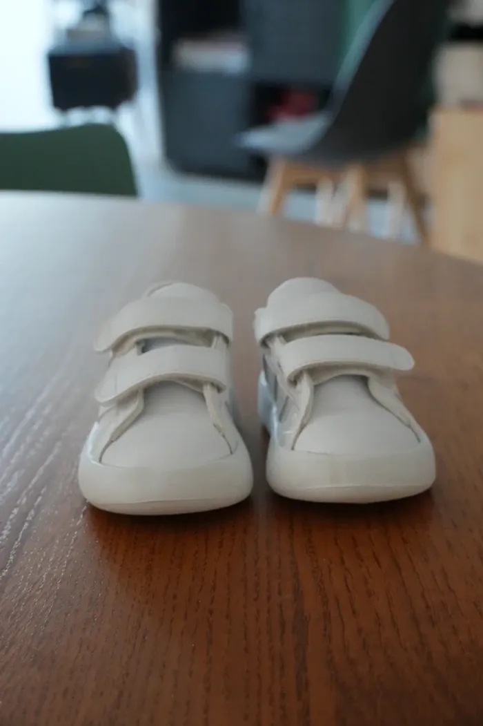 Petites baskets Adidas blanches bébé - Pointure 19 - photo numéro 3
