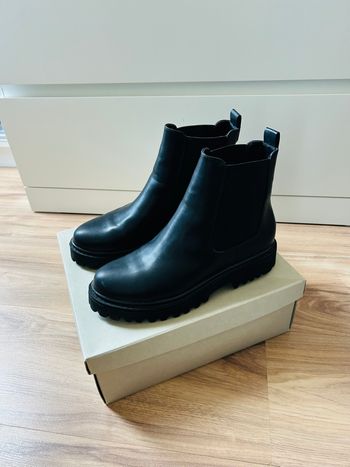 Bottines noires Chelsea à semelles crantées Even&Odd Pointure 39