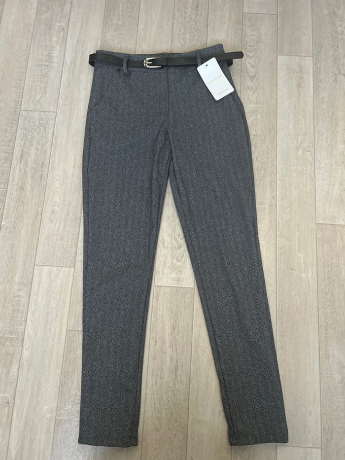 Très beau pantalon chino femme