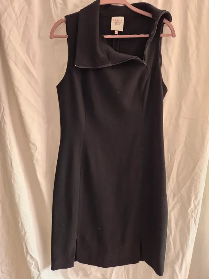 Petite robe noire sans manches La City