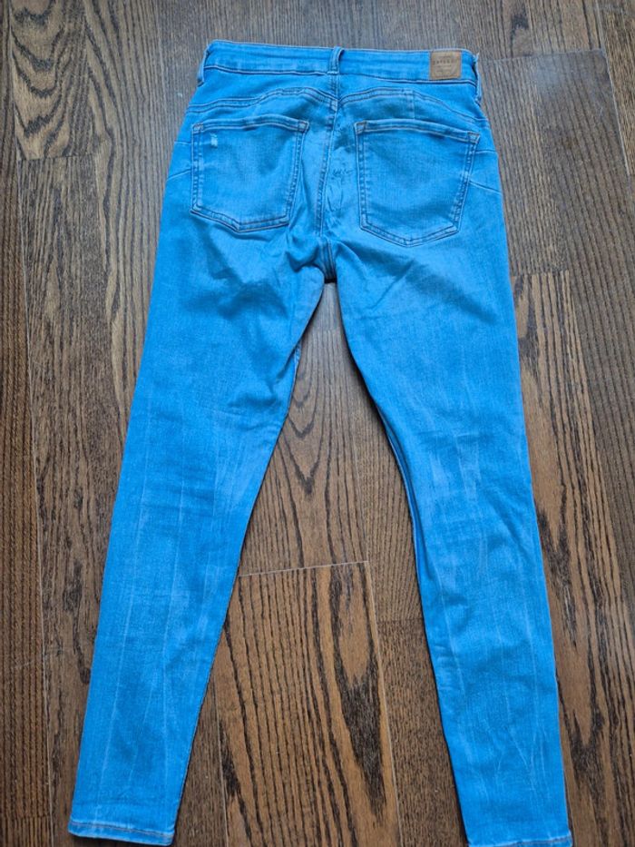Jean push up bershka à trous - photo numéro 4