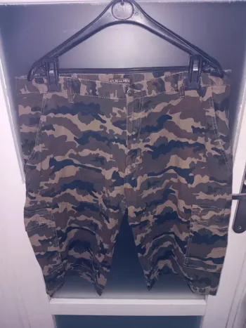 Short cargo camouflage militaire pour homme taille 48