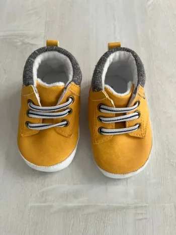 Baskets jaunes 👶