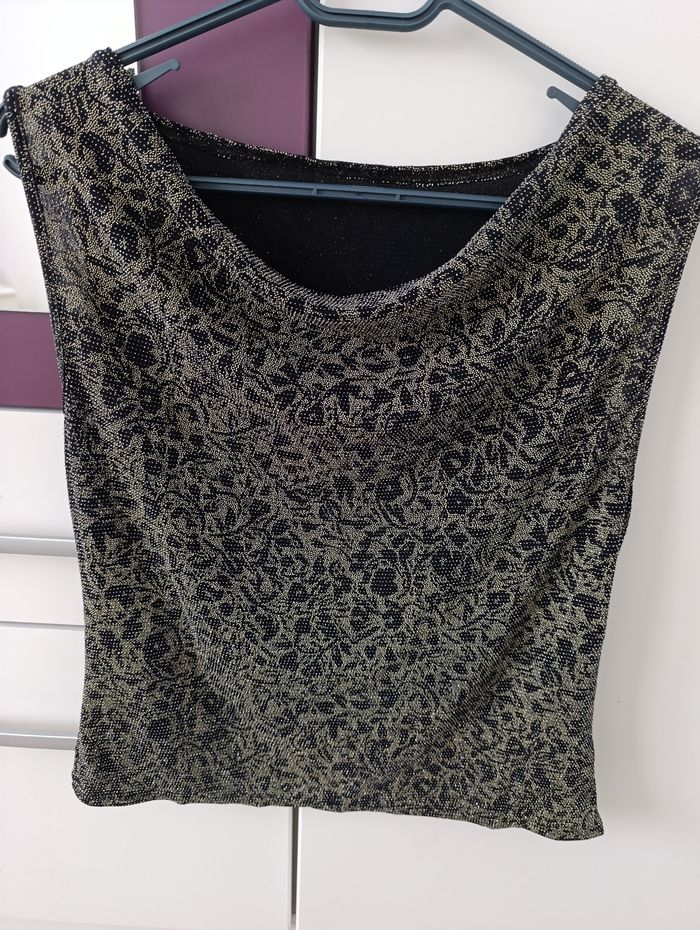 Haut très bon état - photo numéro 2