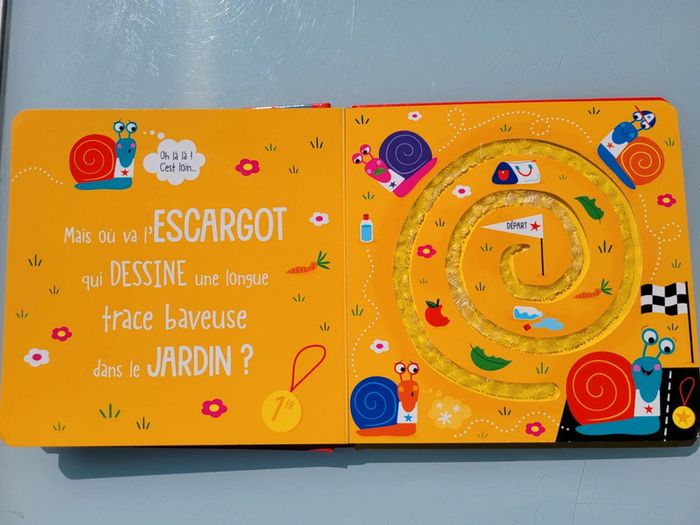 Livre animé à toucher 🕸 Un goûter chez l'araignée 🕷 - photo numéro 6