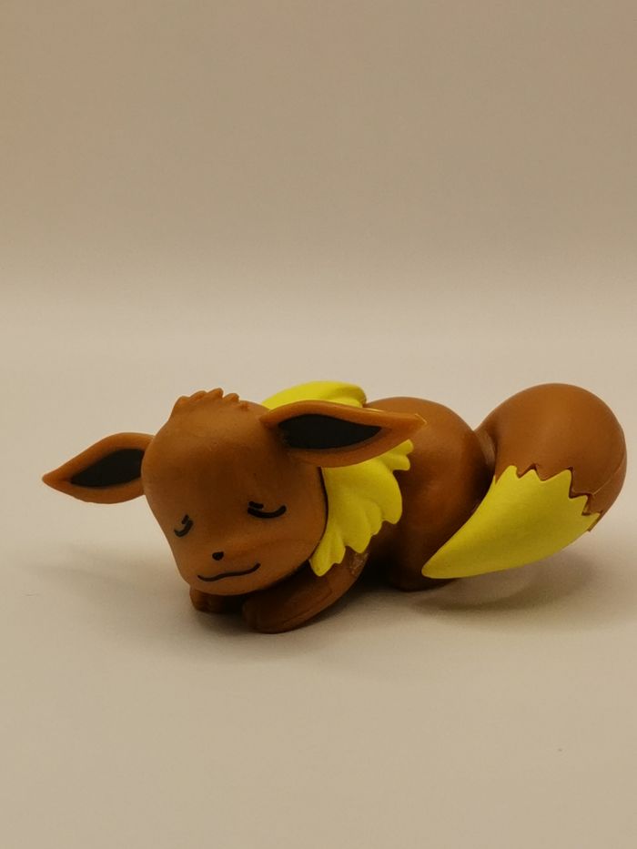 Figurine Pokémon Evoli endormi - photo numéro 4