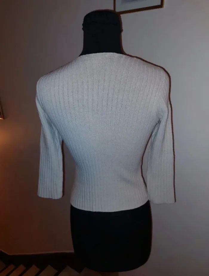 Pull court col V opaque manches 3/4 beige-crème - photo numéro 2